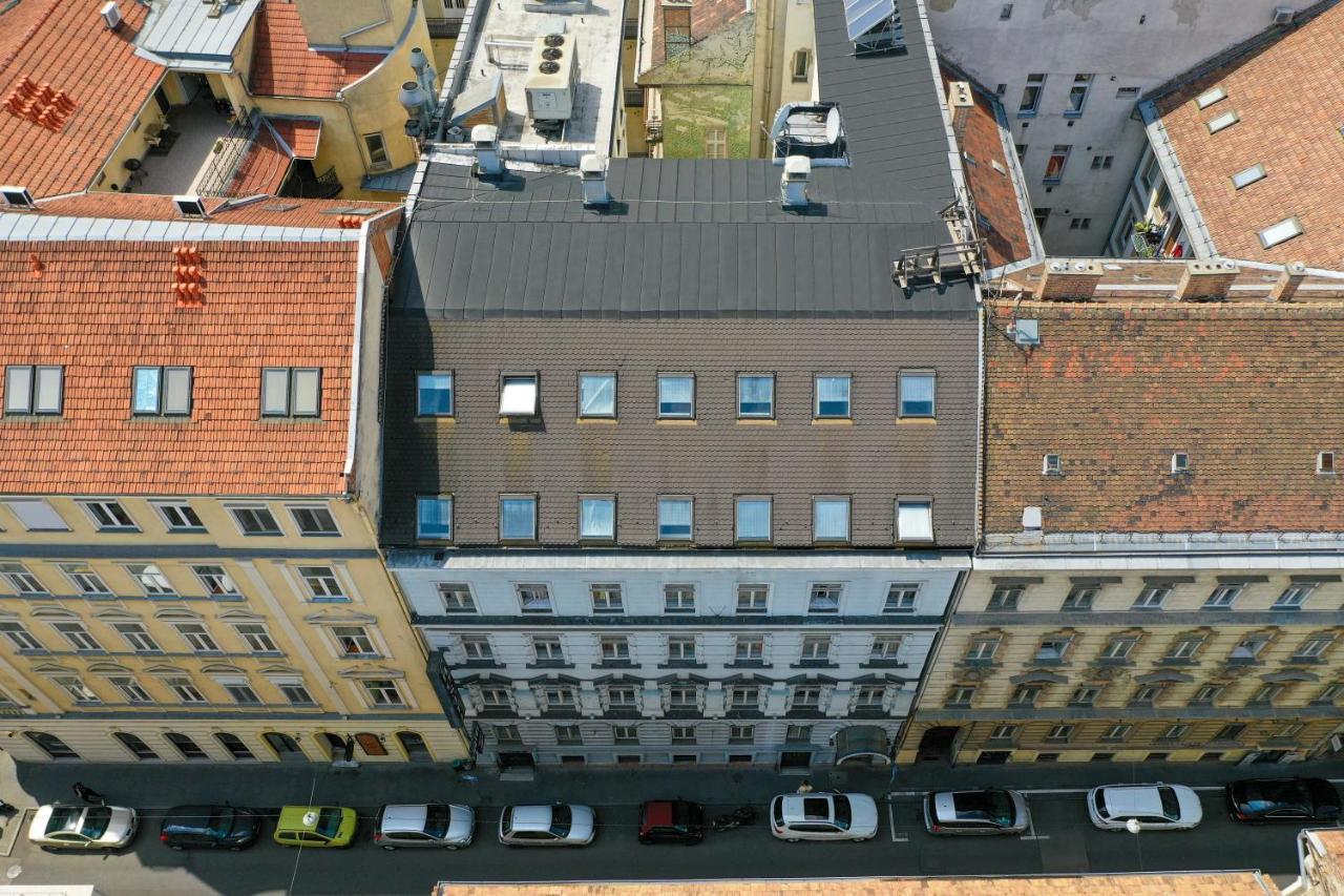 Mp Hostel Budapest Eksteriør bilde